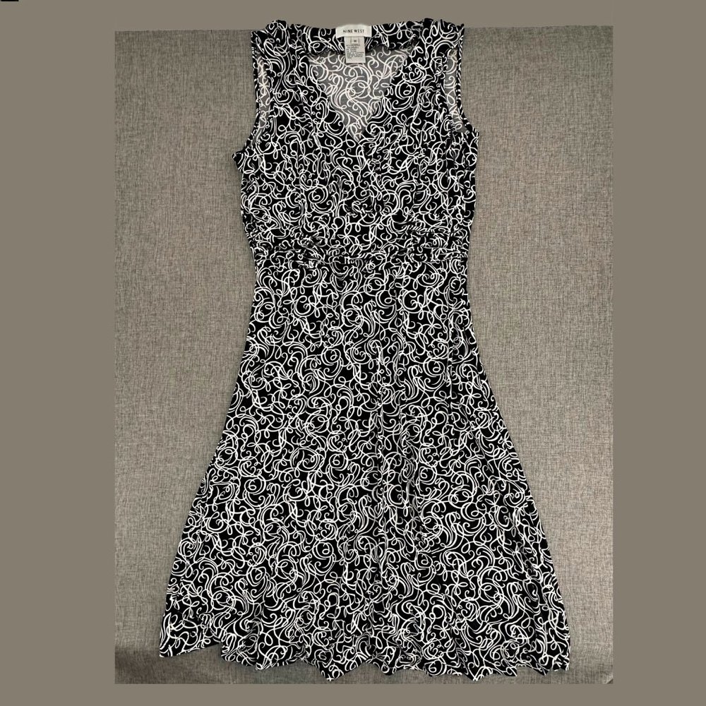 Nine West‎ Dress Black & White Geo Print Stretch Medium V-Neck Sleeveless